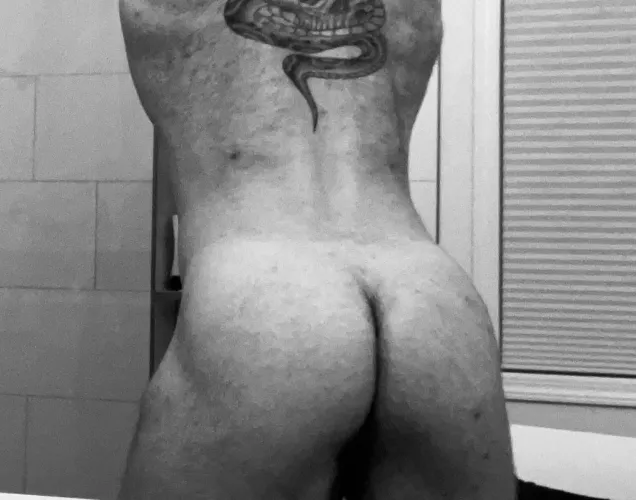 Getting read for some deadlifts. What about you? [m]