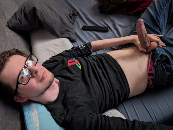 Honestly Gaymers are by far my favorite so hit me up! Even just for a chill chat, yeah I post everywhere but Gaymers get priority 😜