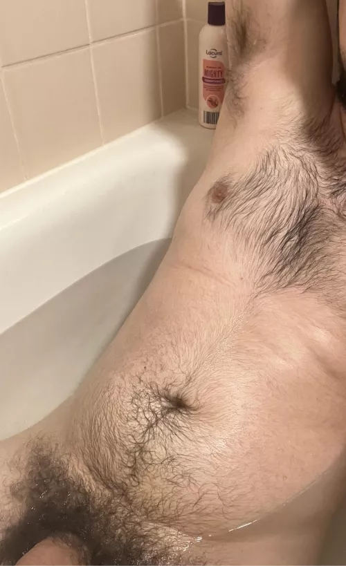 How am I looking?💪🏼💦 Dms open😈