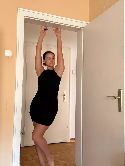 I didn’t wear any underwear to work..