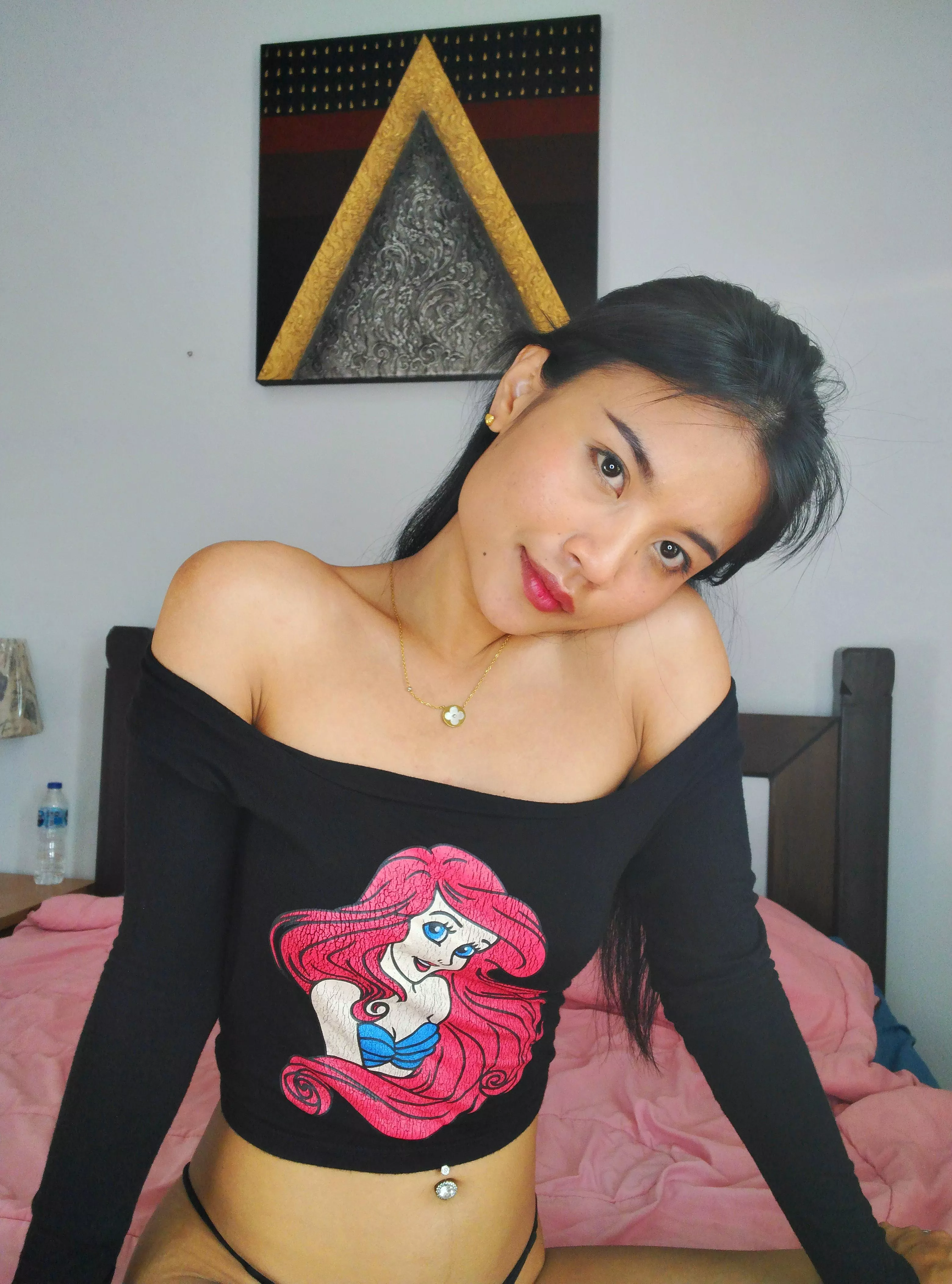 I don't know how about you, but I really love this croptop so much