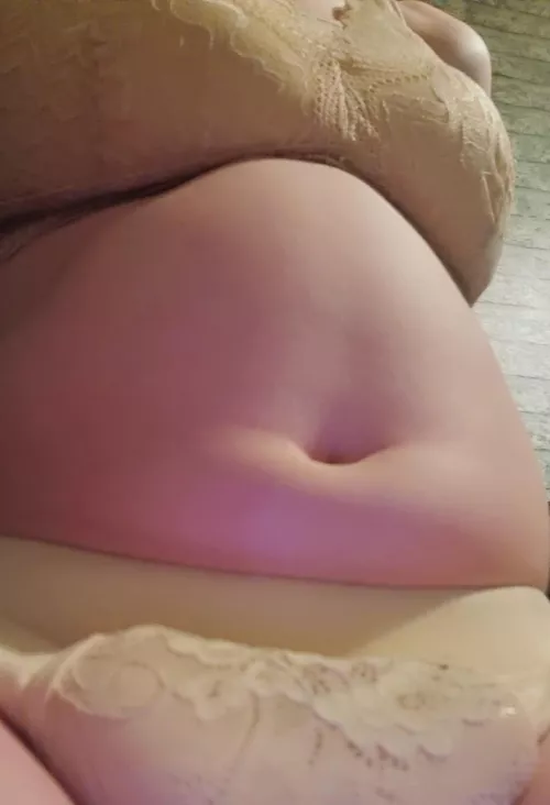 I need a feeder to plump me up I want to be so much bigger!!