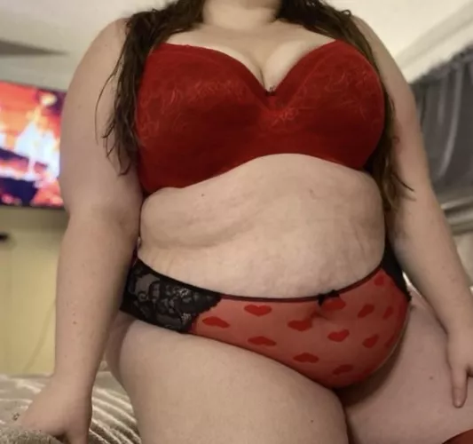 It’s the last day of my birthday weekend. Let’s celebrate. 💋