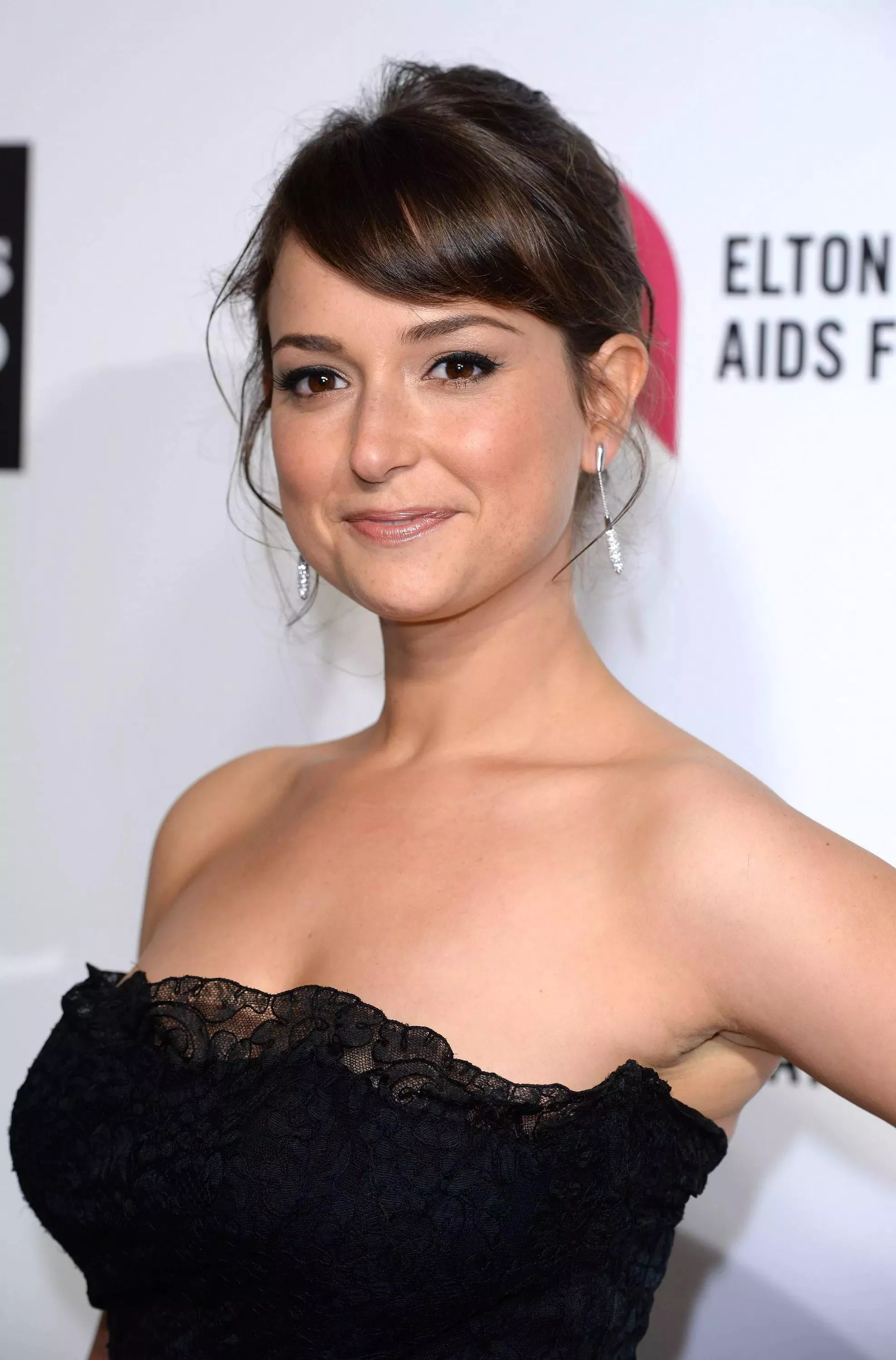 Milana Vayntrub