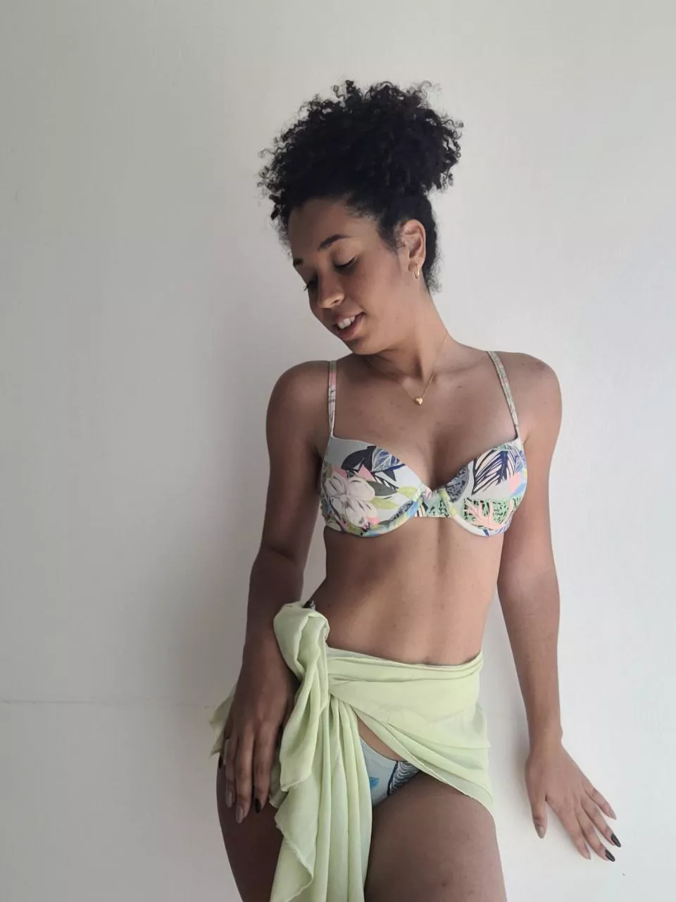 Petites are built for medium sized bikinis