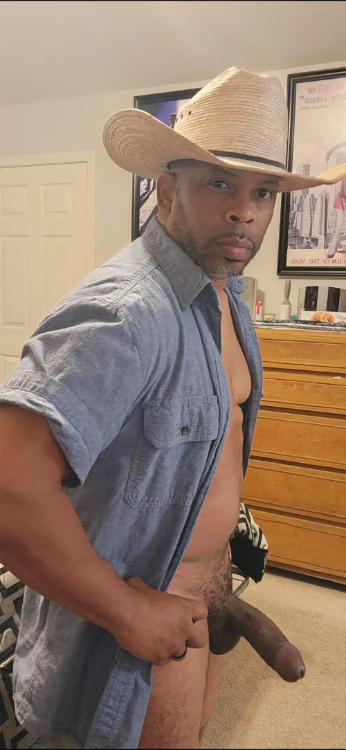 Wanna see how this Cowboy mount up and rides?