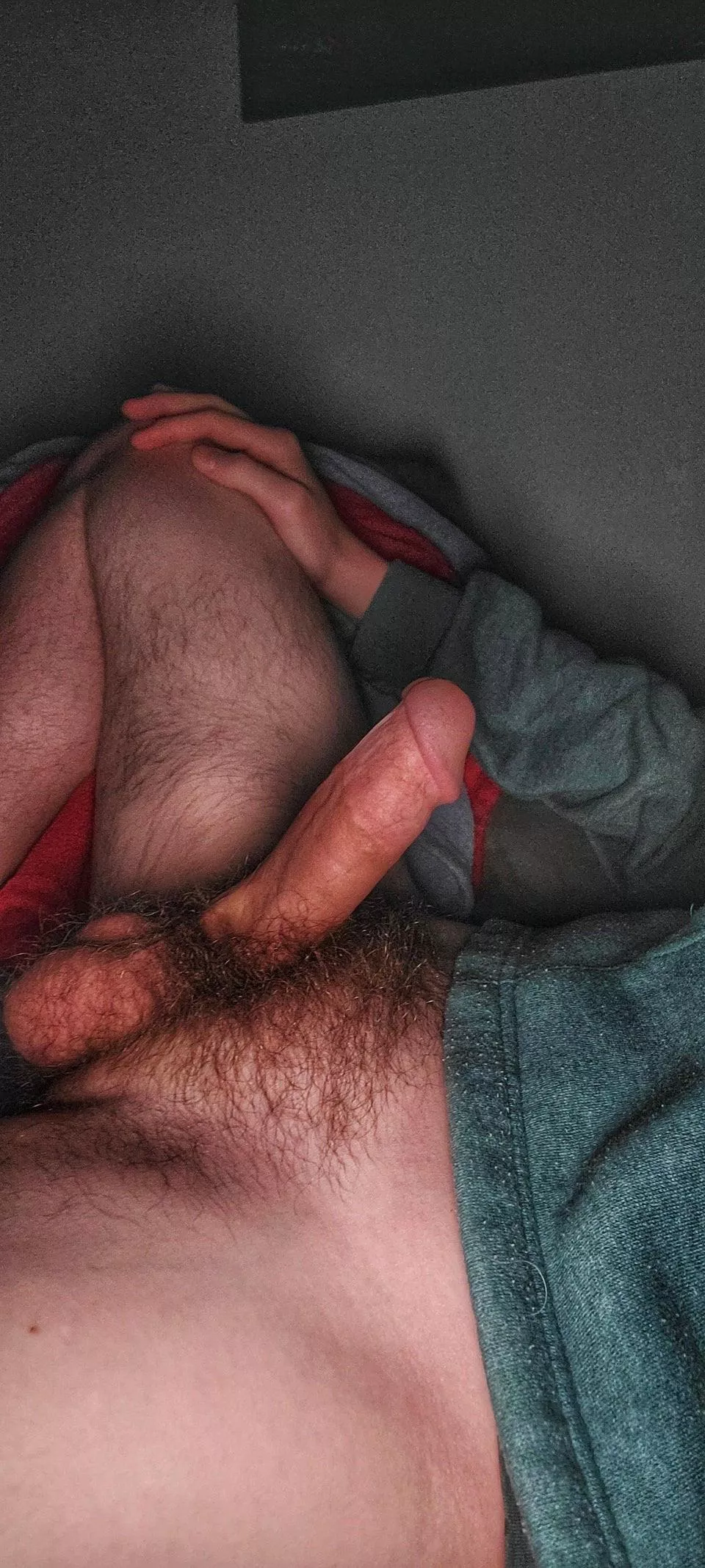 [27] just got home and bored, any bros wanna hang?