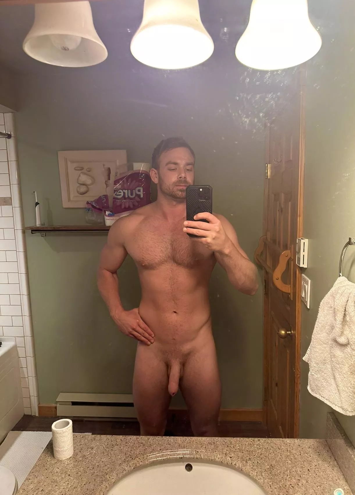 28M 200lb 6ft1 Australian