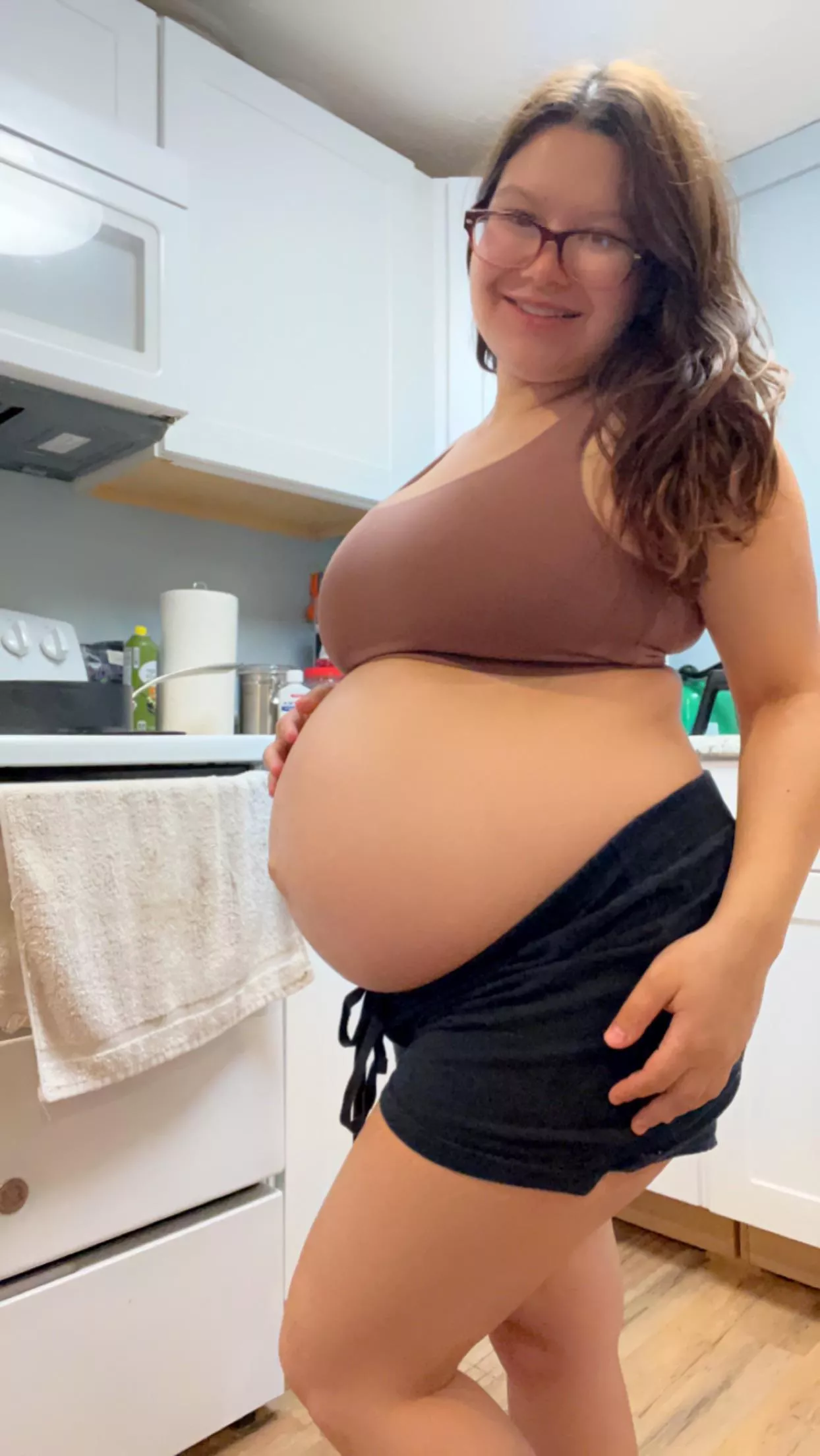 4’10 and 30 weeks!