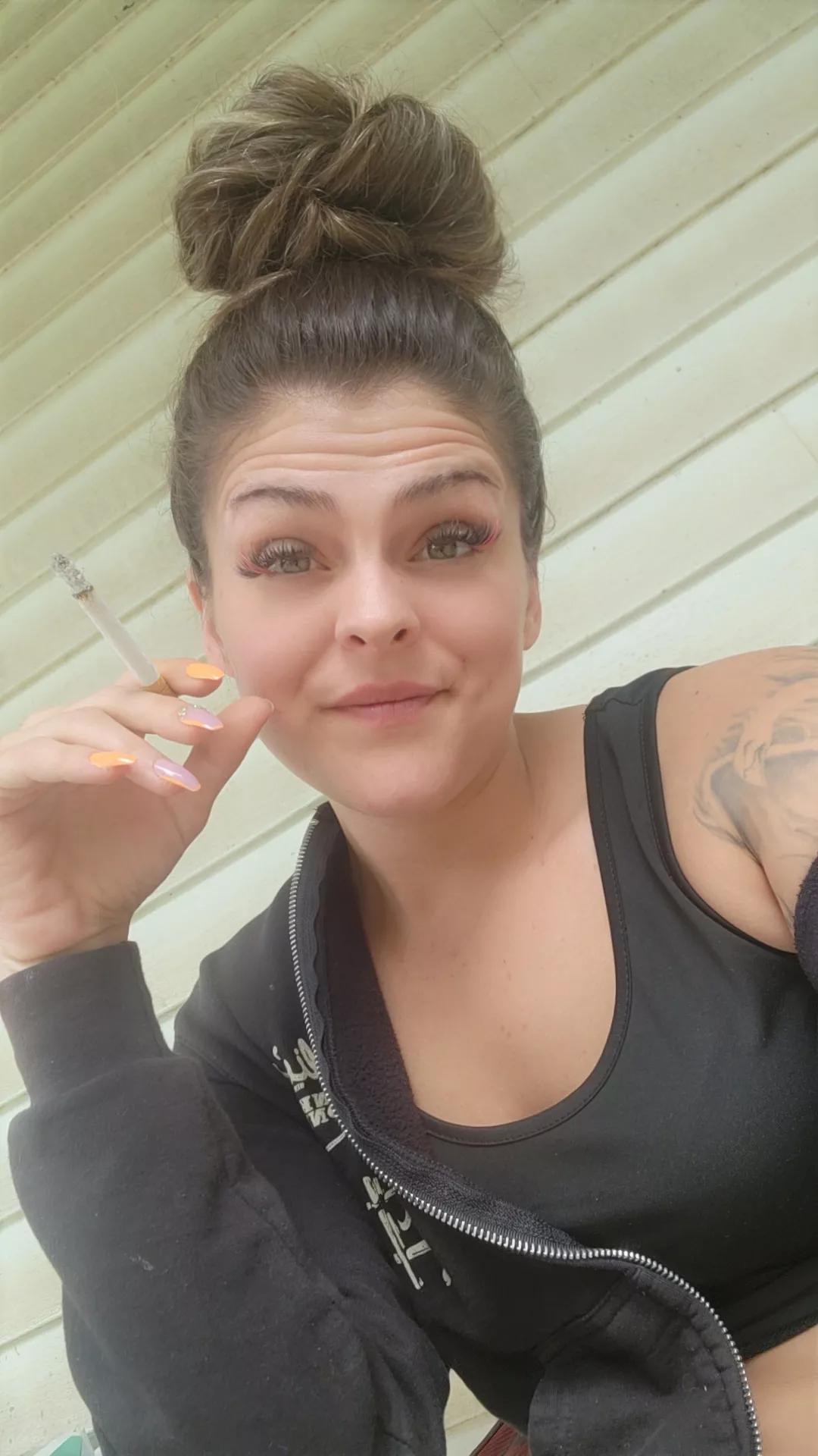 Afternoon cig, been sick😮‍💨