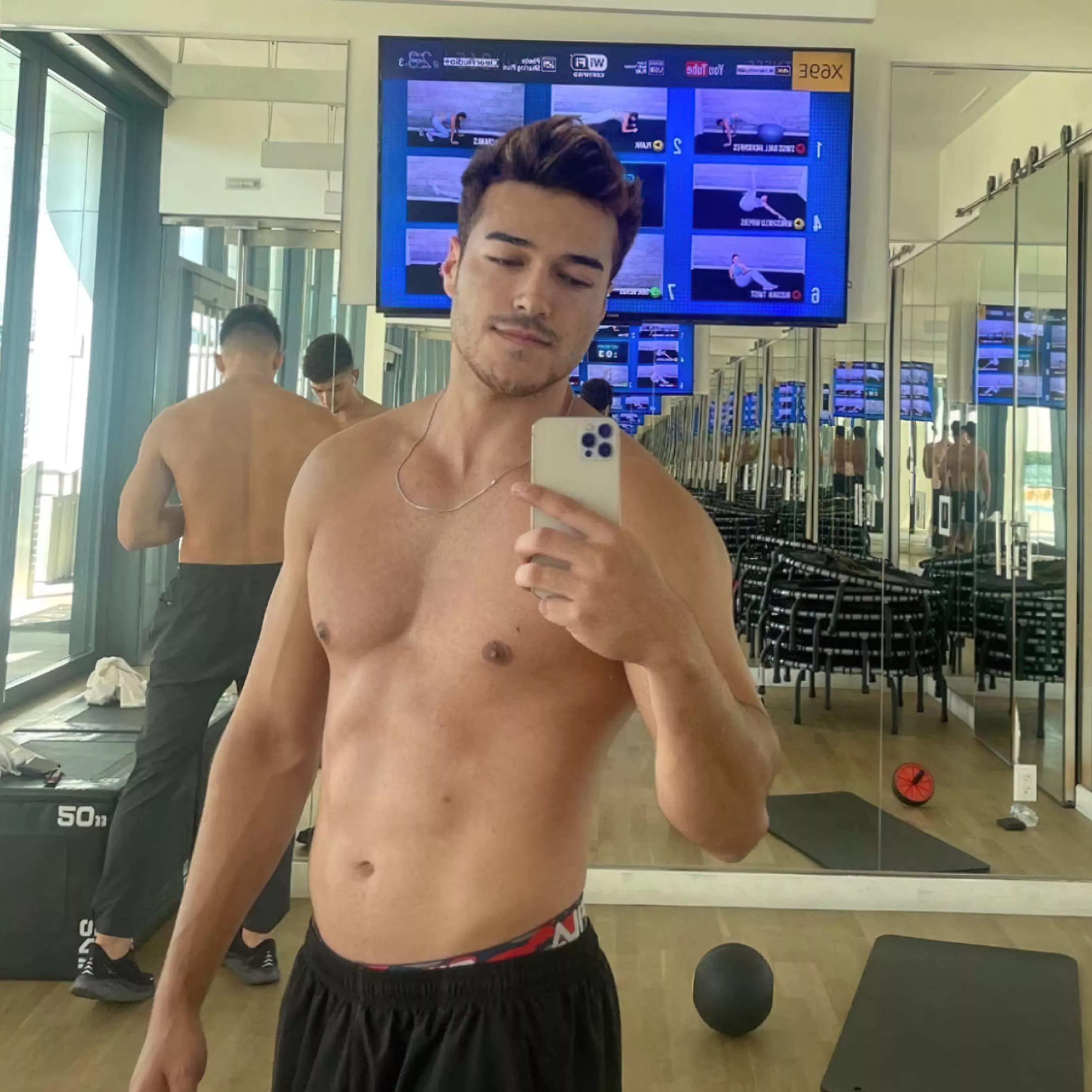 bro seeking homie (26)