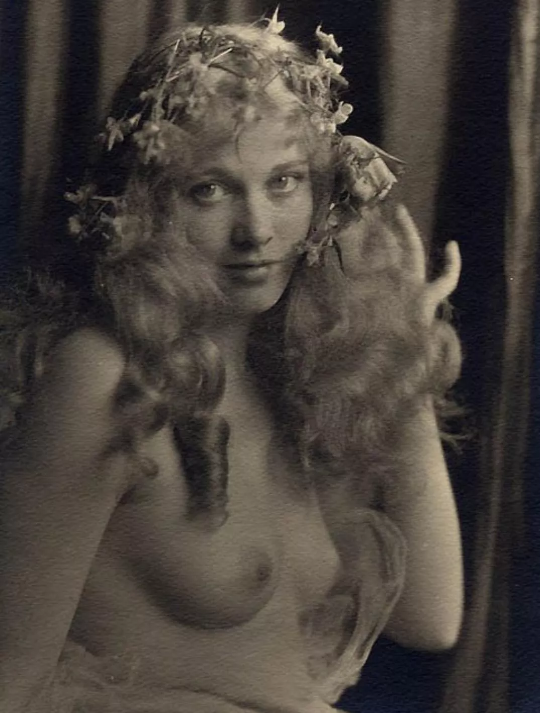 Esther Ralston, silent film star, pictured as a nymph or fairy in 1923 ðŸ–¤  nudes : VintageSmut | NUDE-PICS.ORG