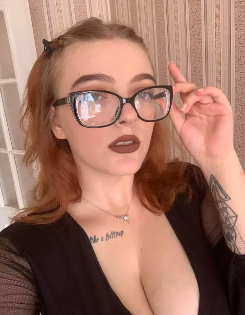 I think these glasses suit me IUTR