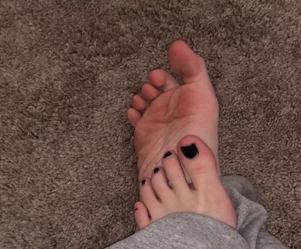 I’d love to feel your tongue against my wrinkles~