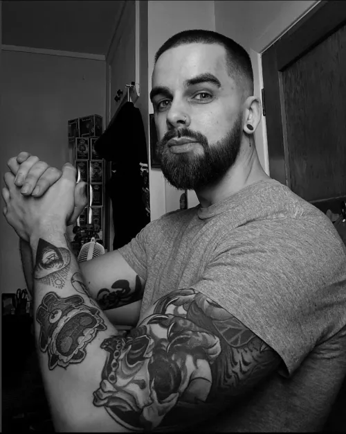 Just a bi guy saying hi