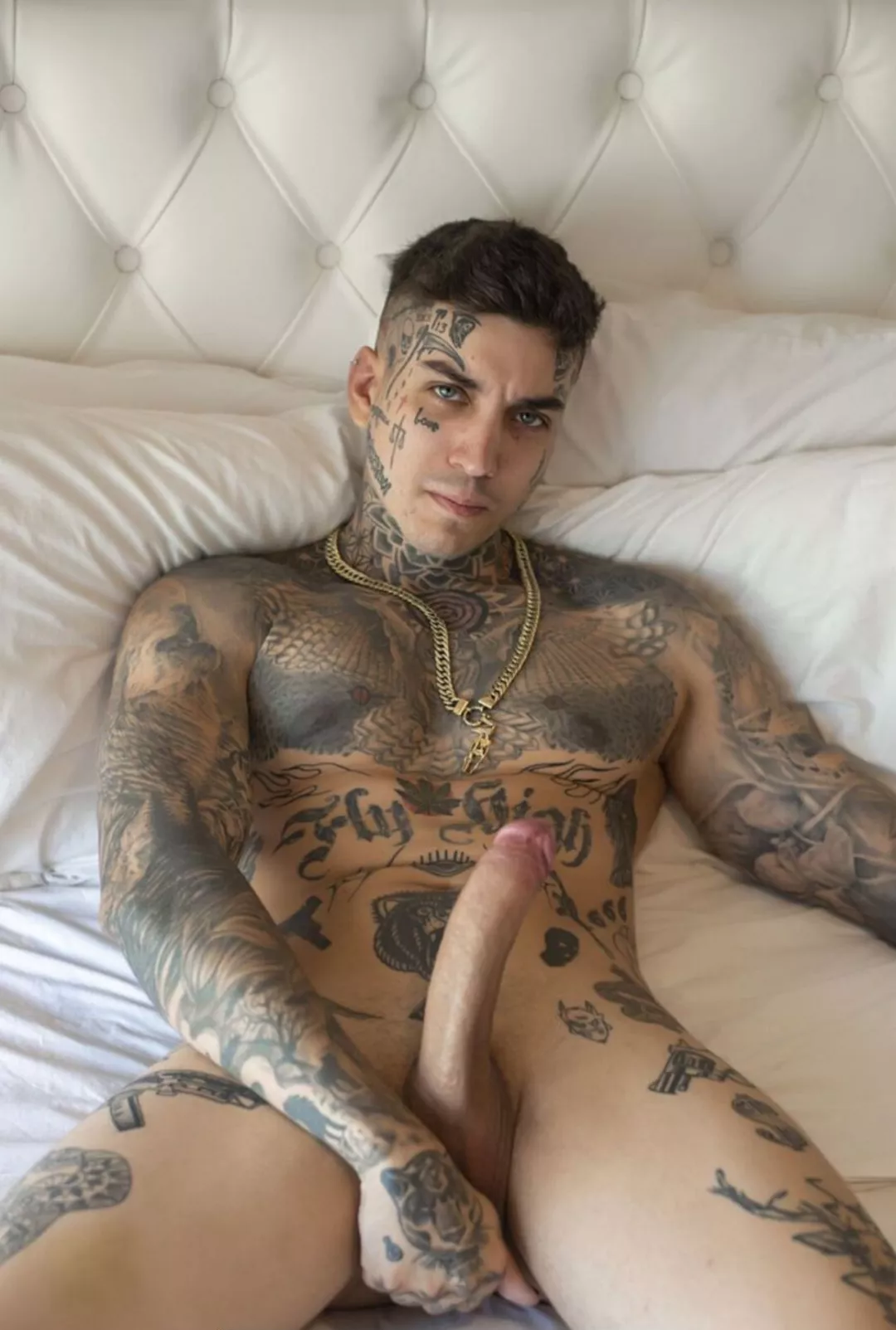 My first post here, I hope you like it😈🔞😘