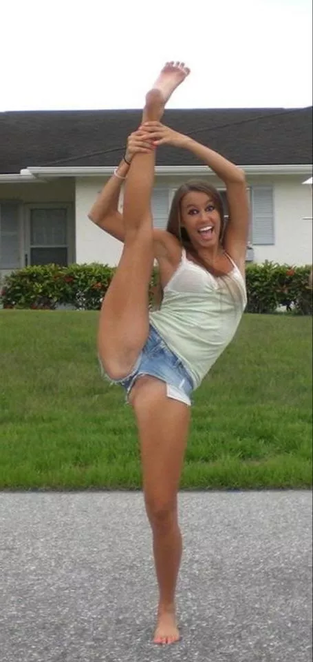 Short shorts and splits