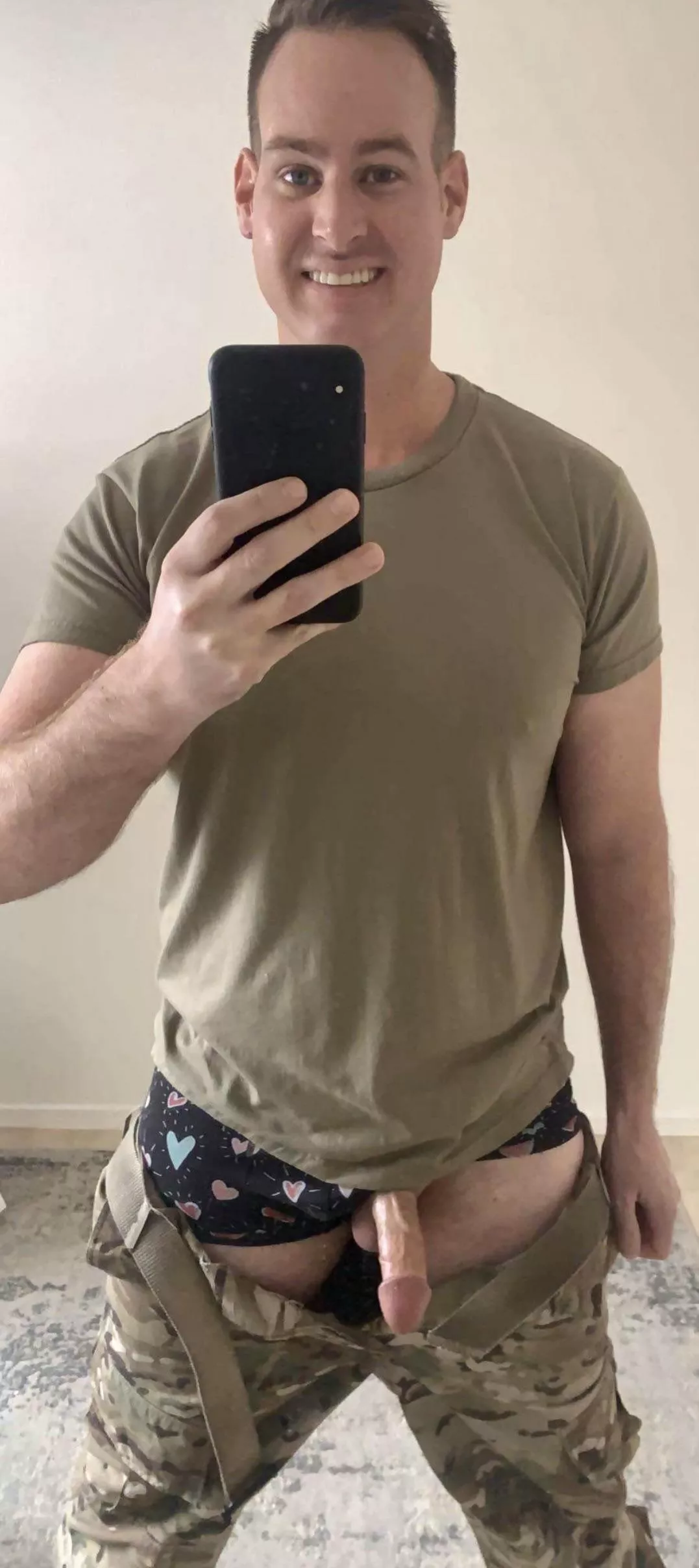 So what did you notice first? My eyes, smile, cock? Or my giant forehead 😂?