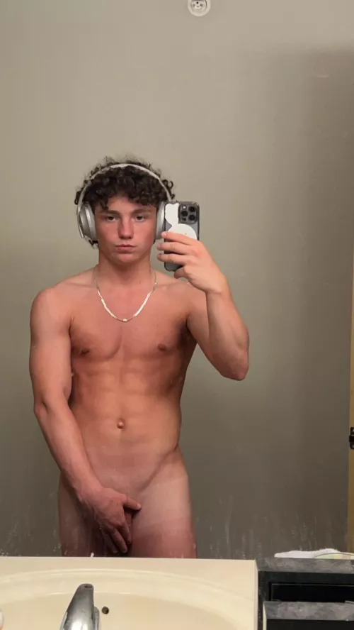 Do I look like a wild animal?🥵