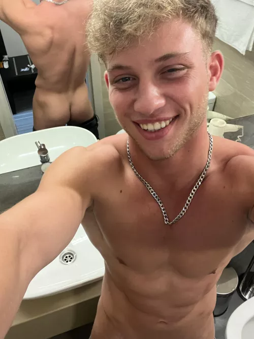 Do you like cute muscular butts