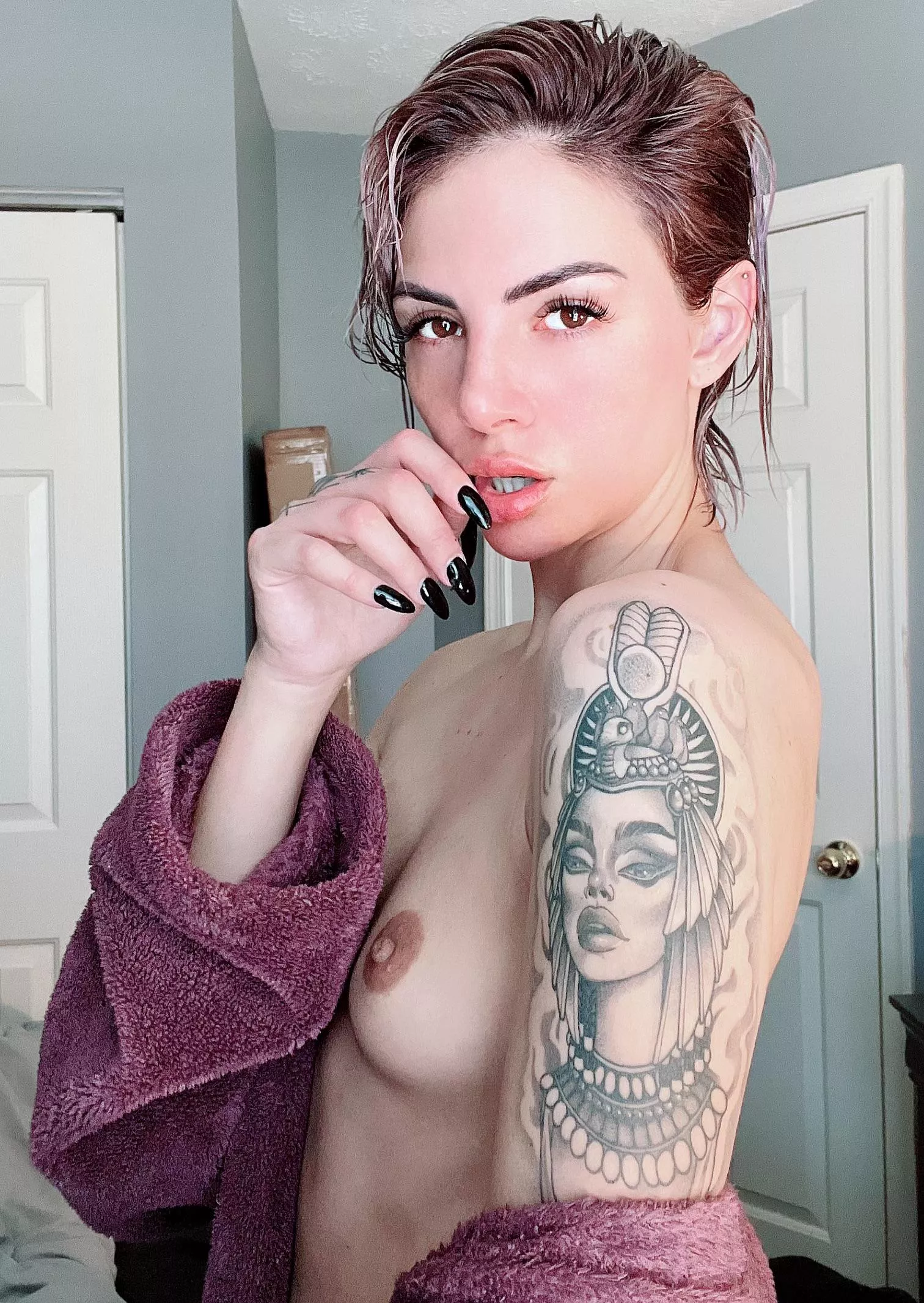 don’t let my innocent face fool you, I’d destroy you… in the best possible way 😈🫦🕸️