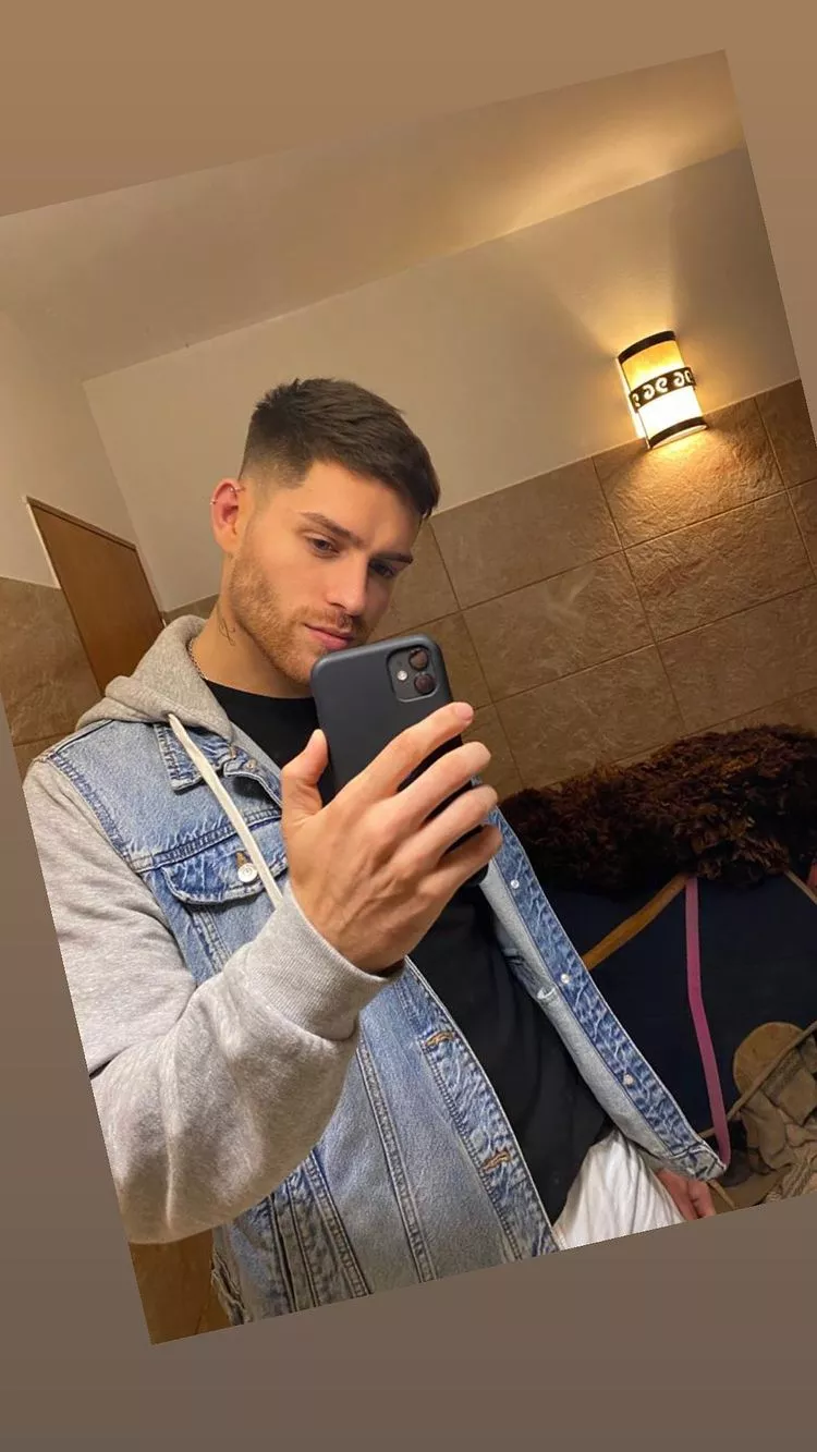 Here's to girls who suffer from the clothing police in France. Would my hideous $6 sweatshirt also run afoul of the fashion police? Jimmy crack corn and i don't care