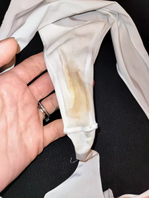 Hot & humide labor day wknd panties (grool/pee) by a 42 yr old milf of 4