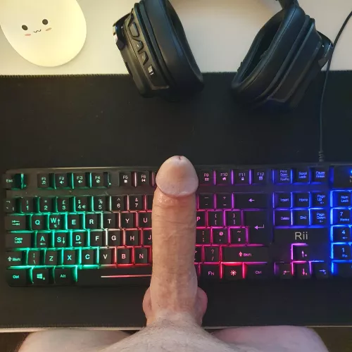 Like a Gaymer with a hot cock?