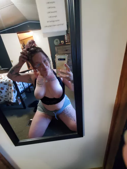 Morning mirror selfie