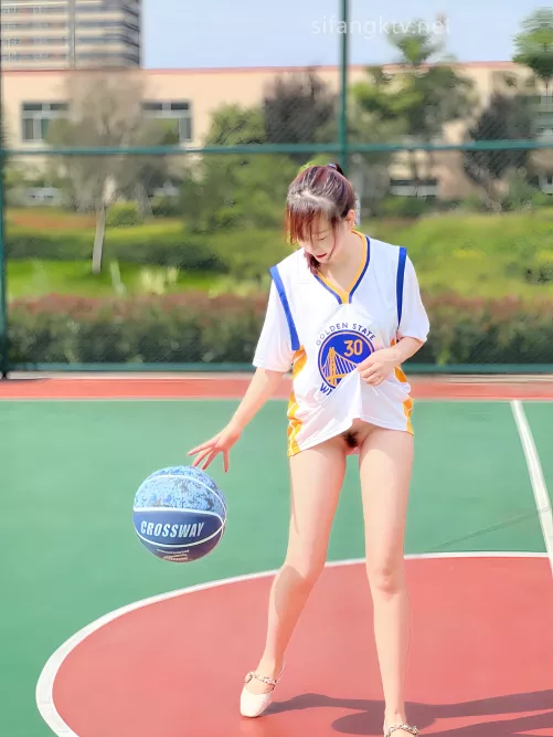 Pretending to be Steph Curry