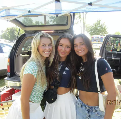 Tail gate babes
