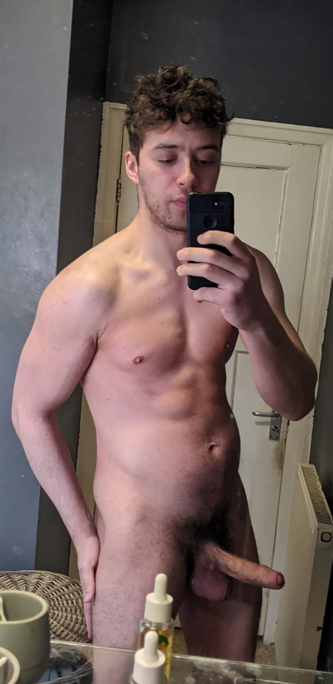 Us British guys have big dicks too 😌