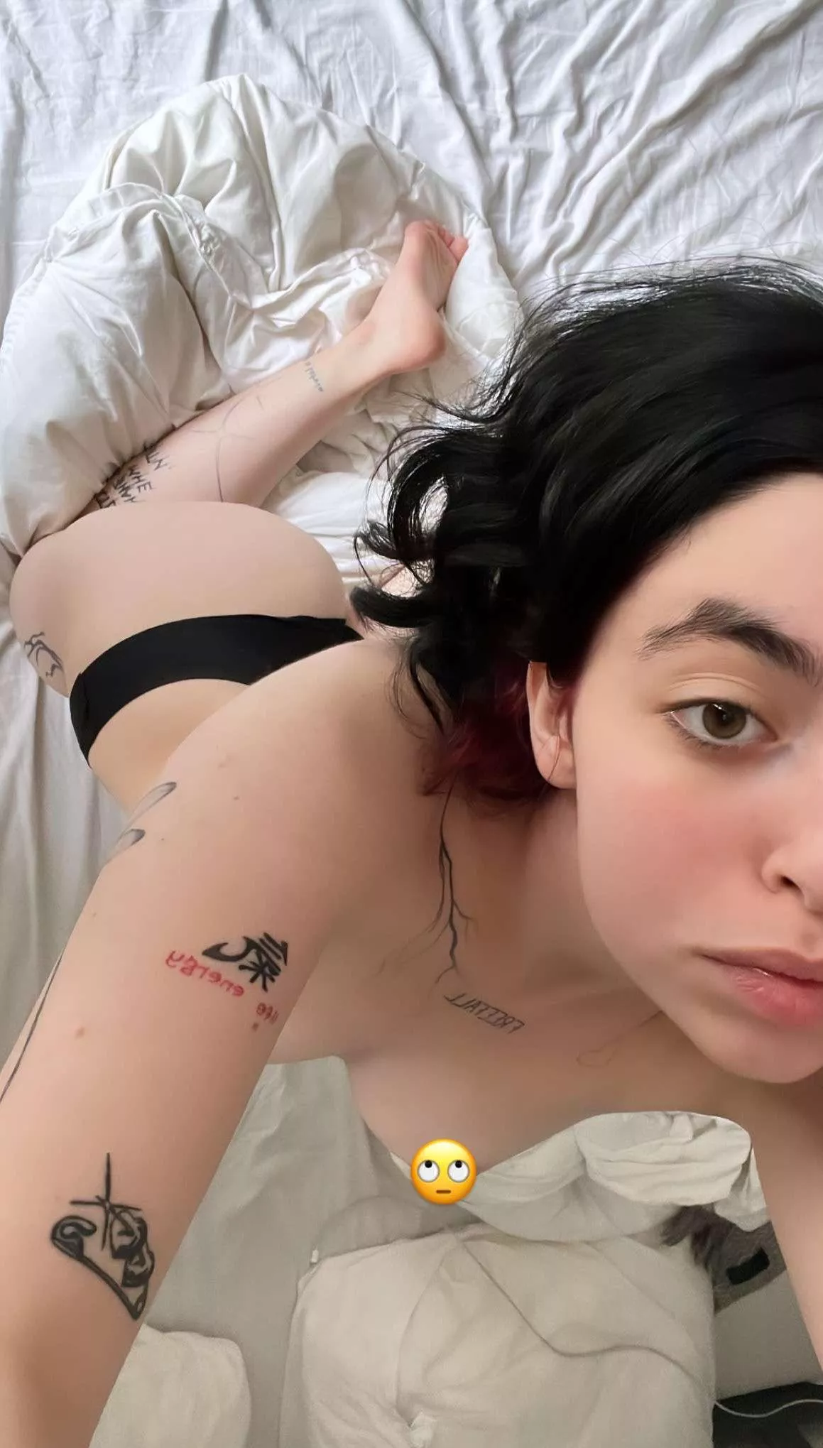 19yo ass waiting for you to wake up and eat it…