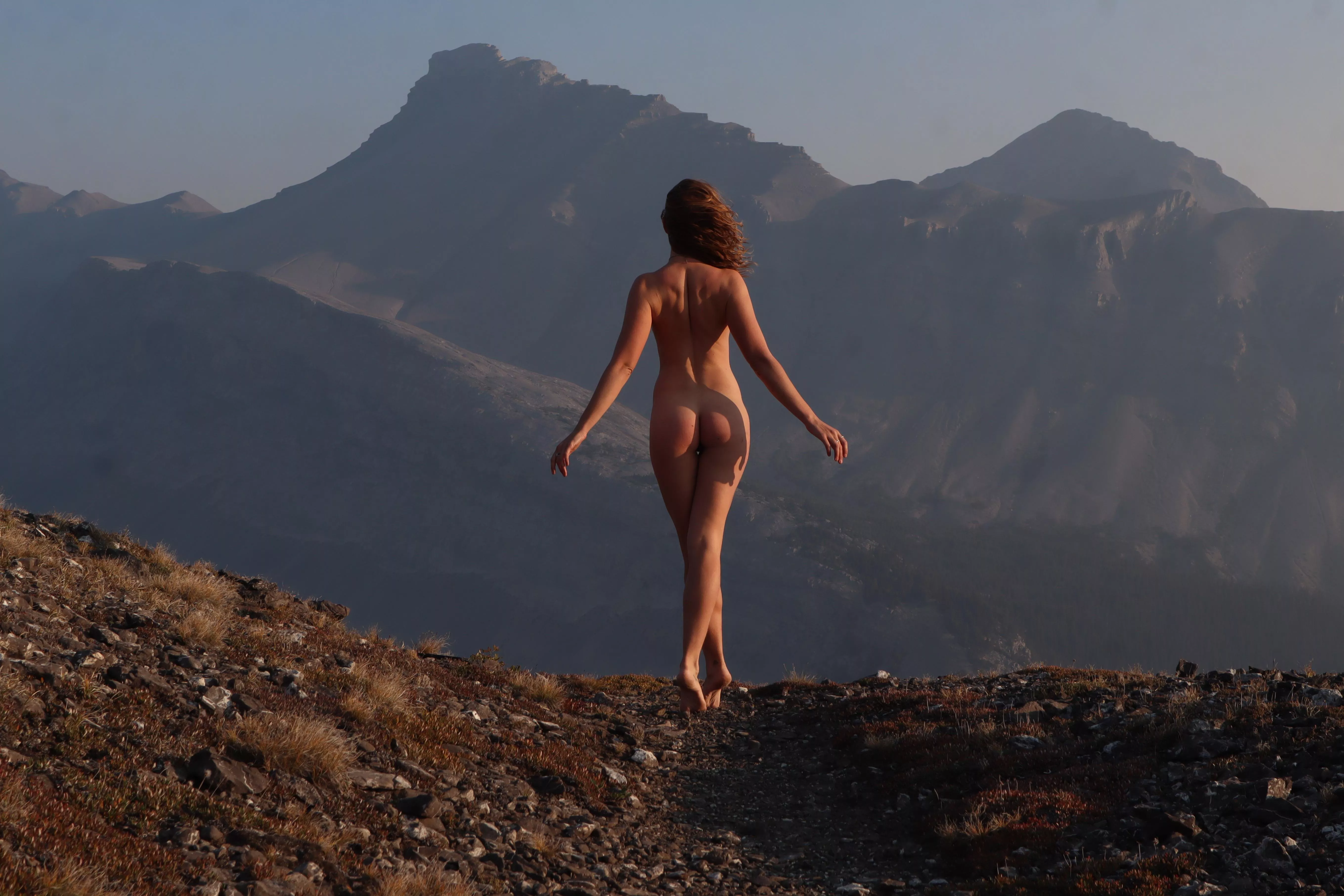 Best start to the morning! Wind in my hair, sunrise light on my body :)