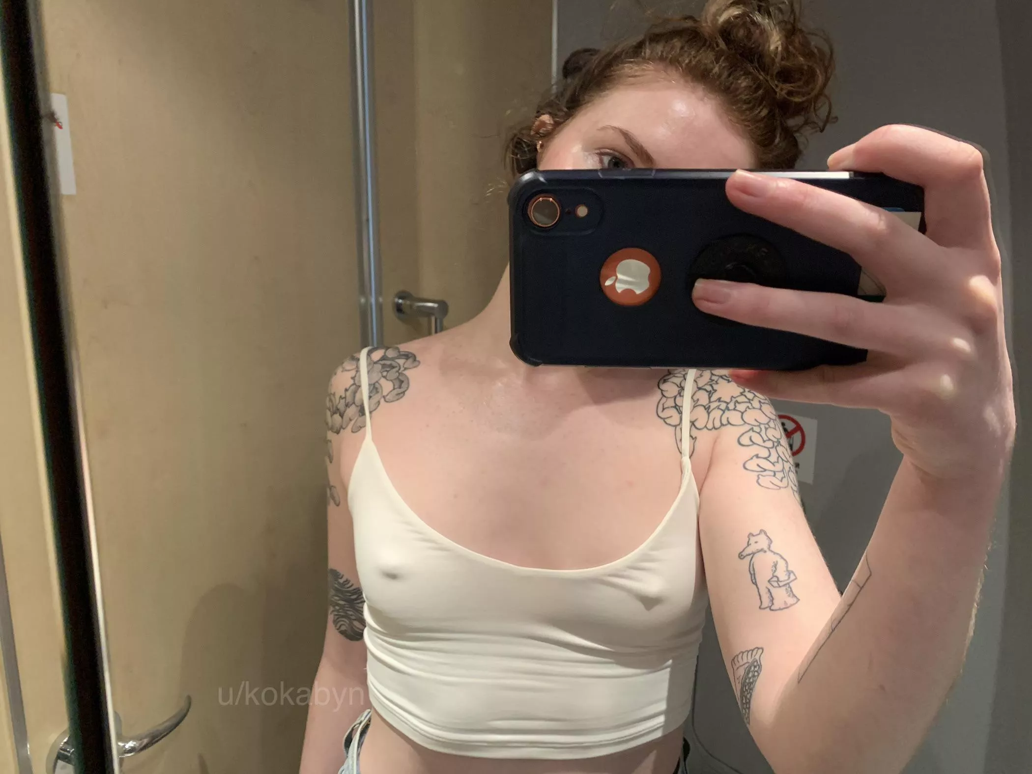 Changing room selfie [f]