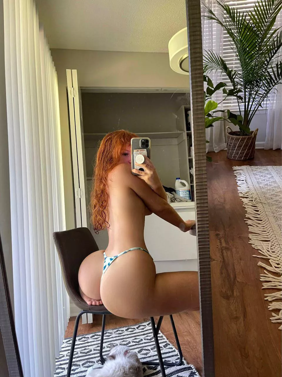 Come tongue this crack