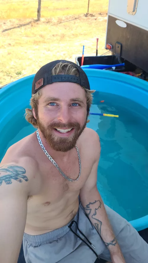 Daddy just wants to get wet😈 you know from the stock tank 😉