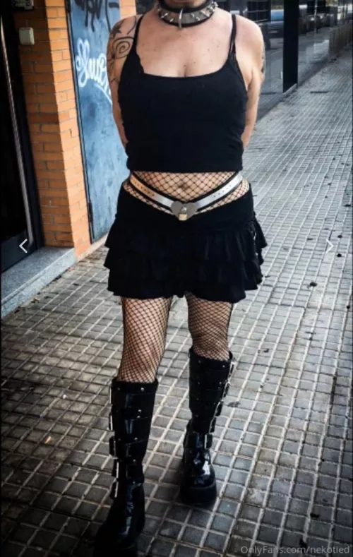 Do chastity belt flashing on the street counts as outdoor bondage?