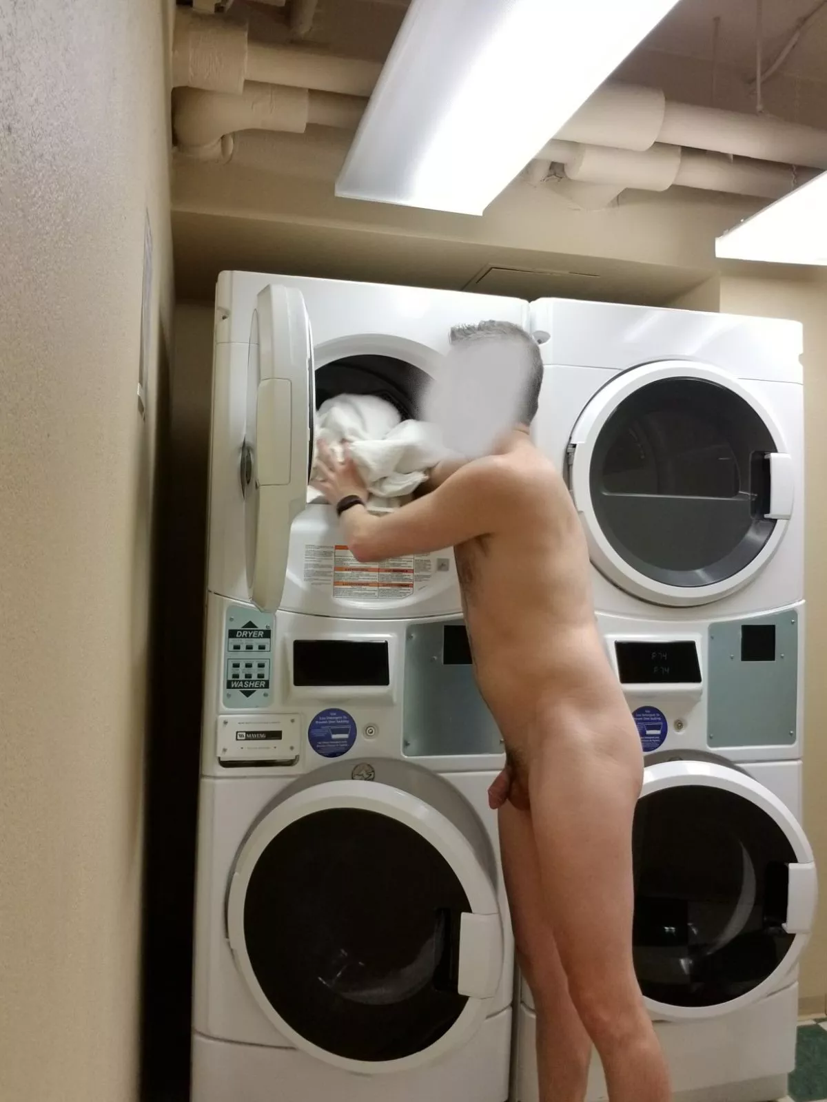 Found an laundry room pic from a few years ago