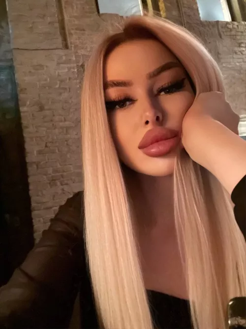 Her giving head must be amazing