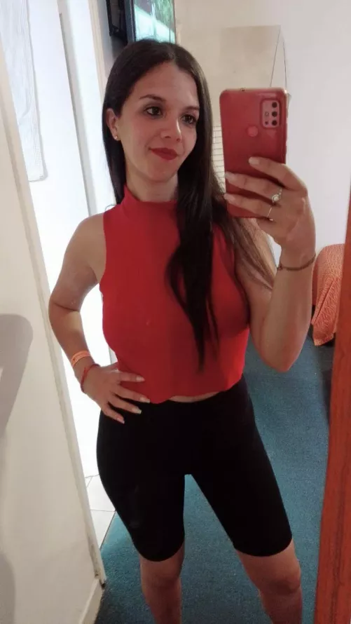 I love my red crop top ♥️