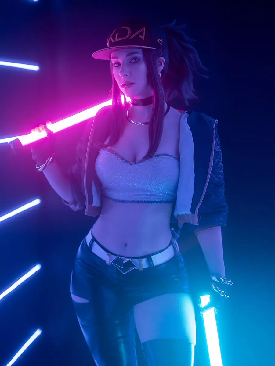 KDA Akali by Enji Night