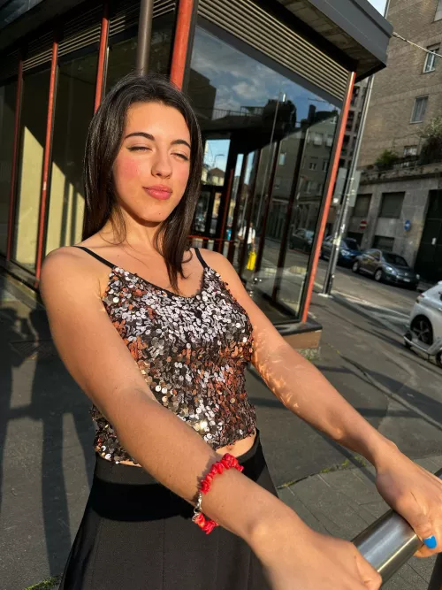 Kissed by the sun, it makes me feel so lucky and sexy F19