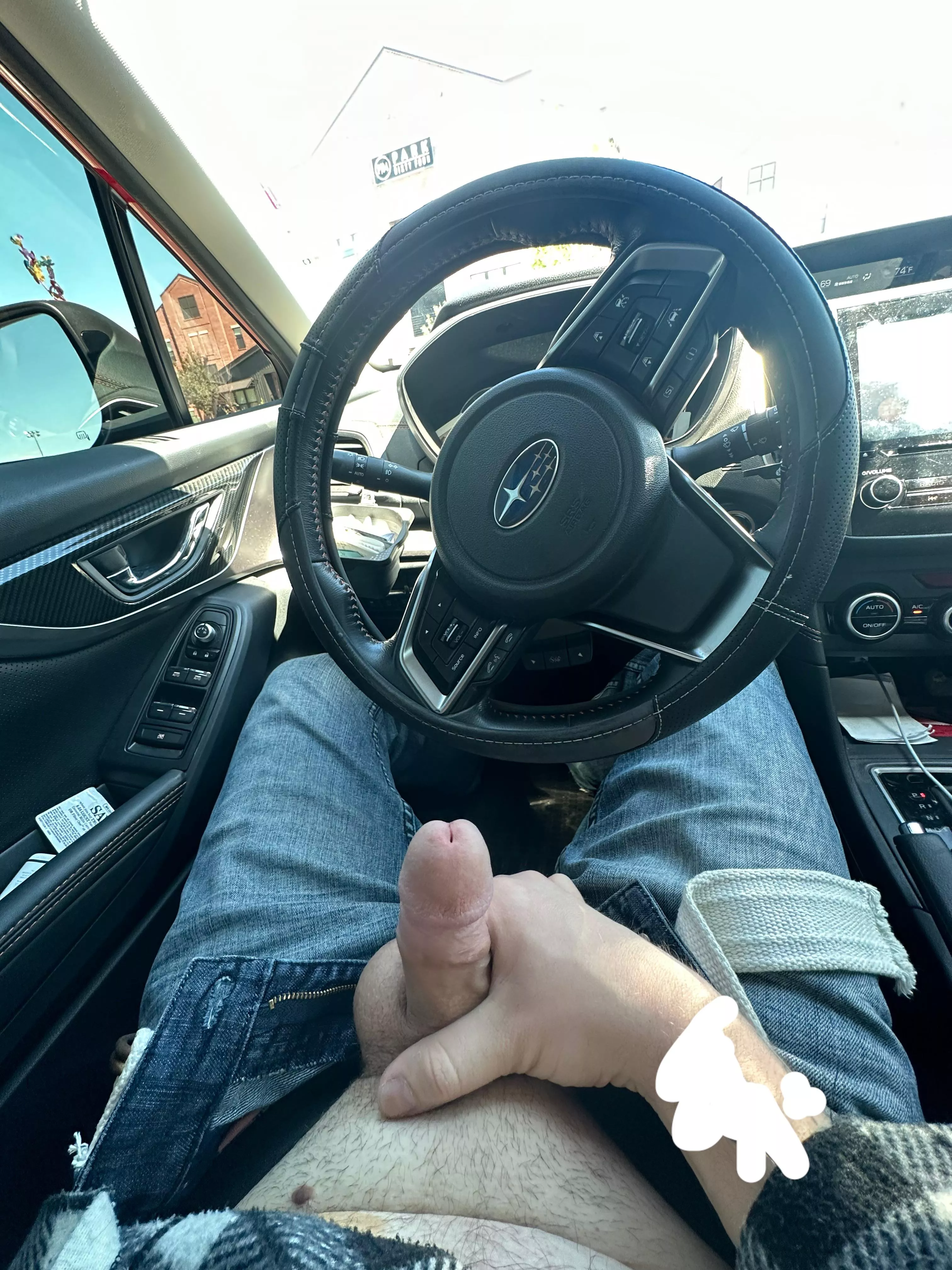 looking for dares or a hand 😈