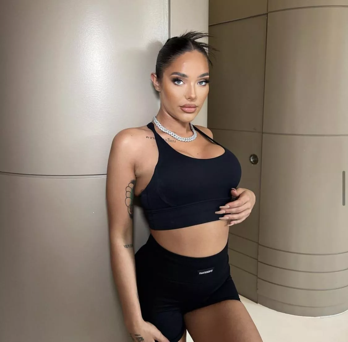 love a crop top... am I right?