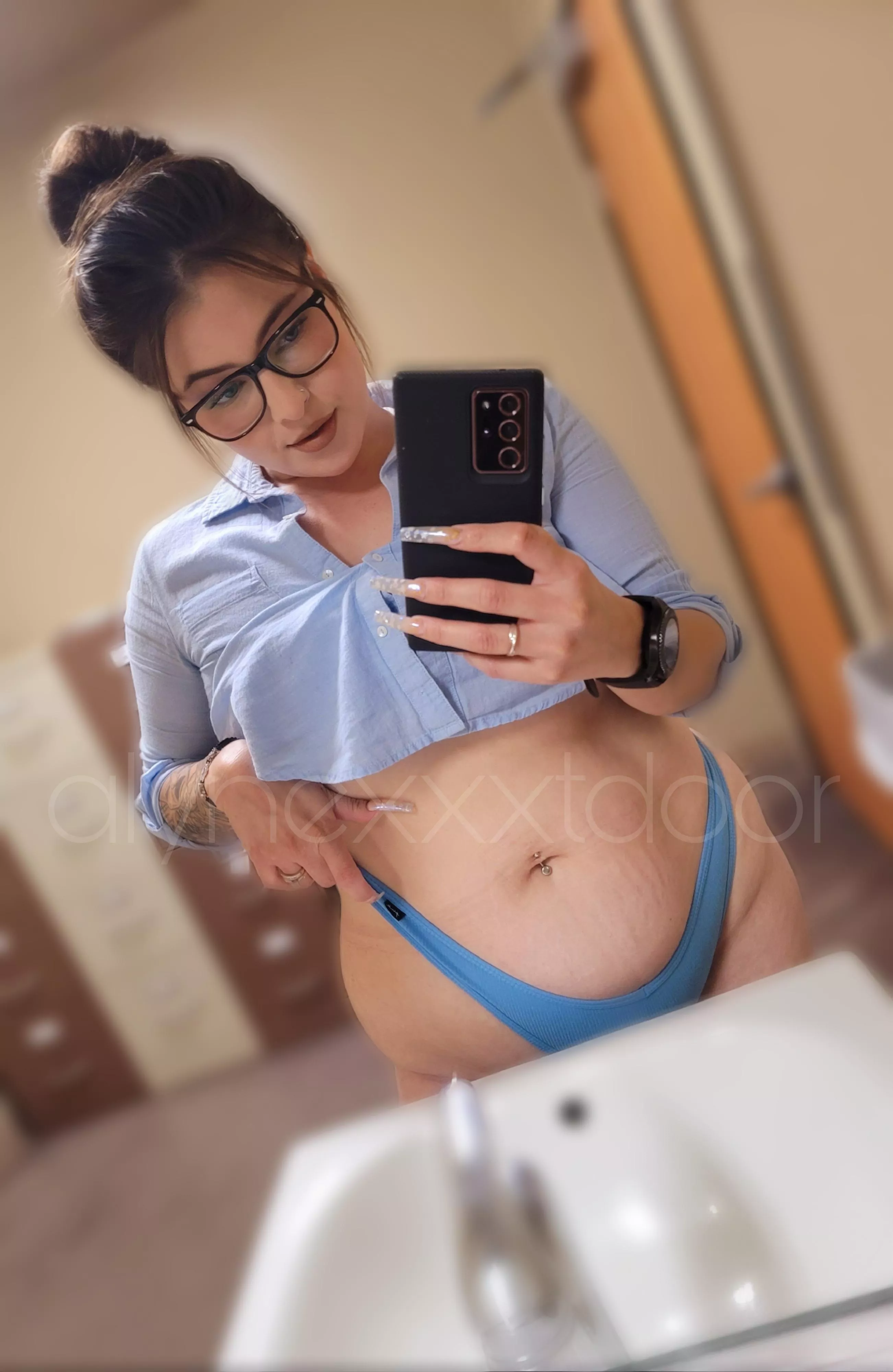 Office baddie @alybgoode