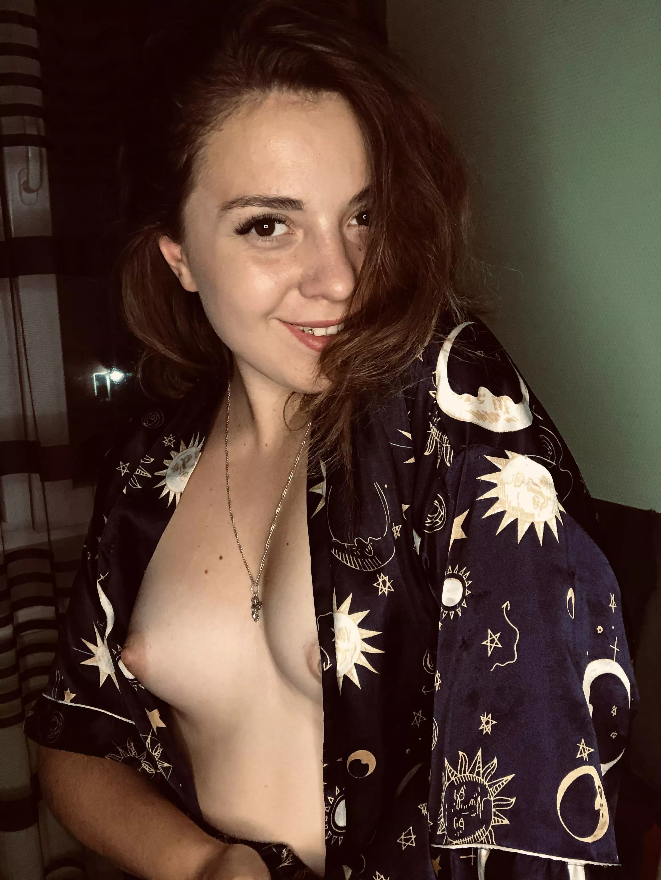 Tiny tits or big boobs?😍 Lnk in comments 👇🏻