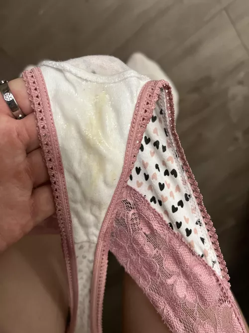 [Uk] Seller 🇬🇧 25F 💋 Dm for menu or to see my panty drawer