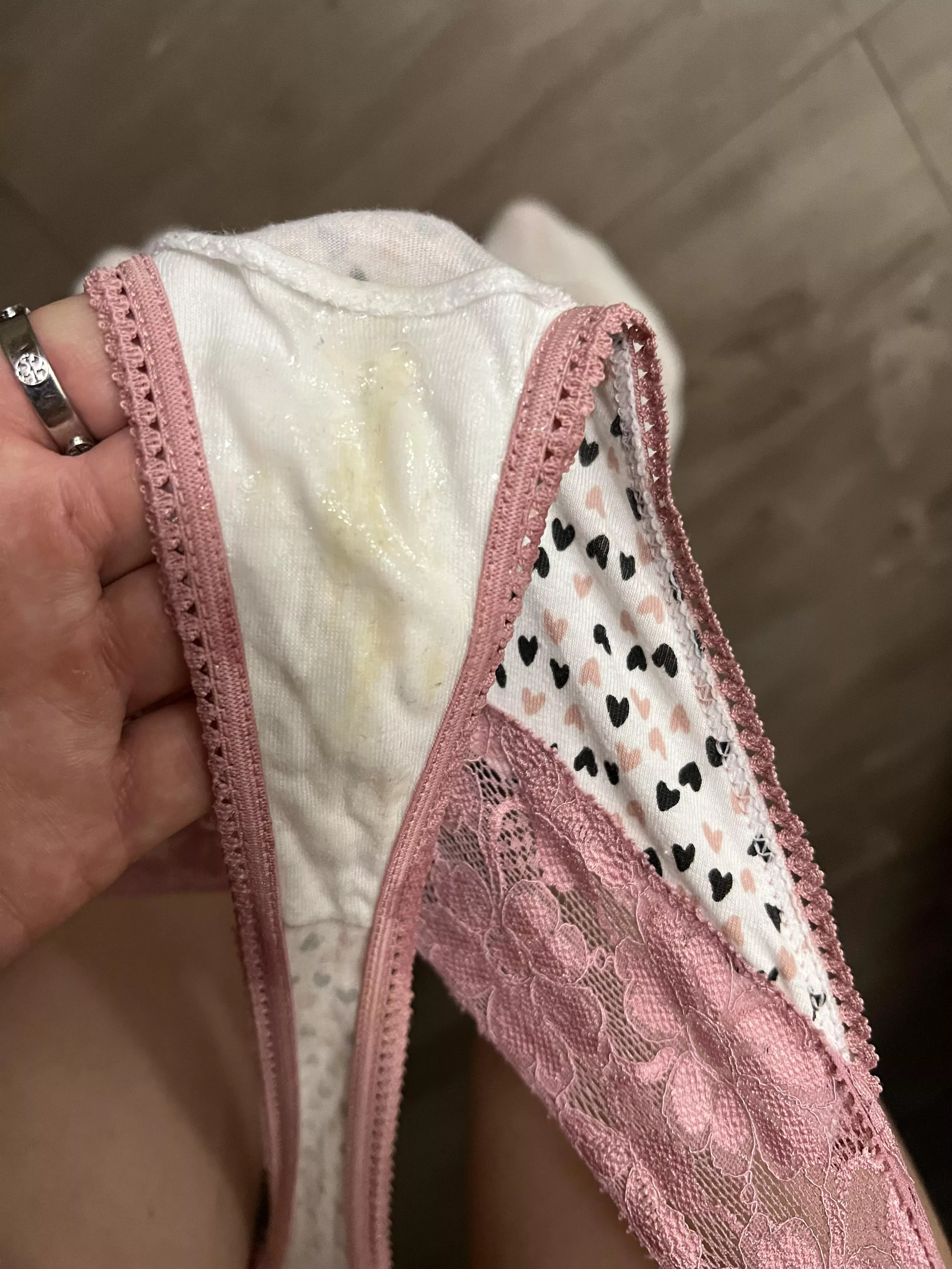 [Uk] Seller 🇬🇧 25F 💋 Dm for menu or to see my panty drawer