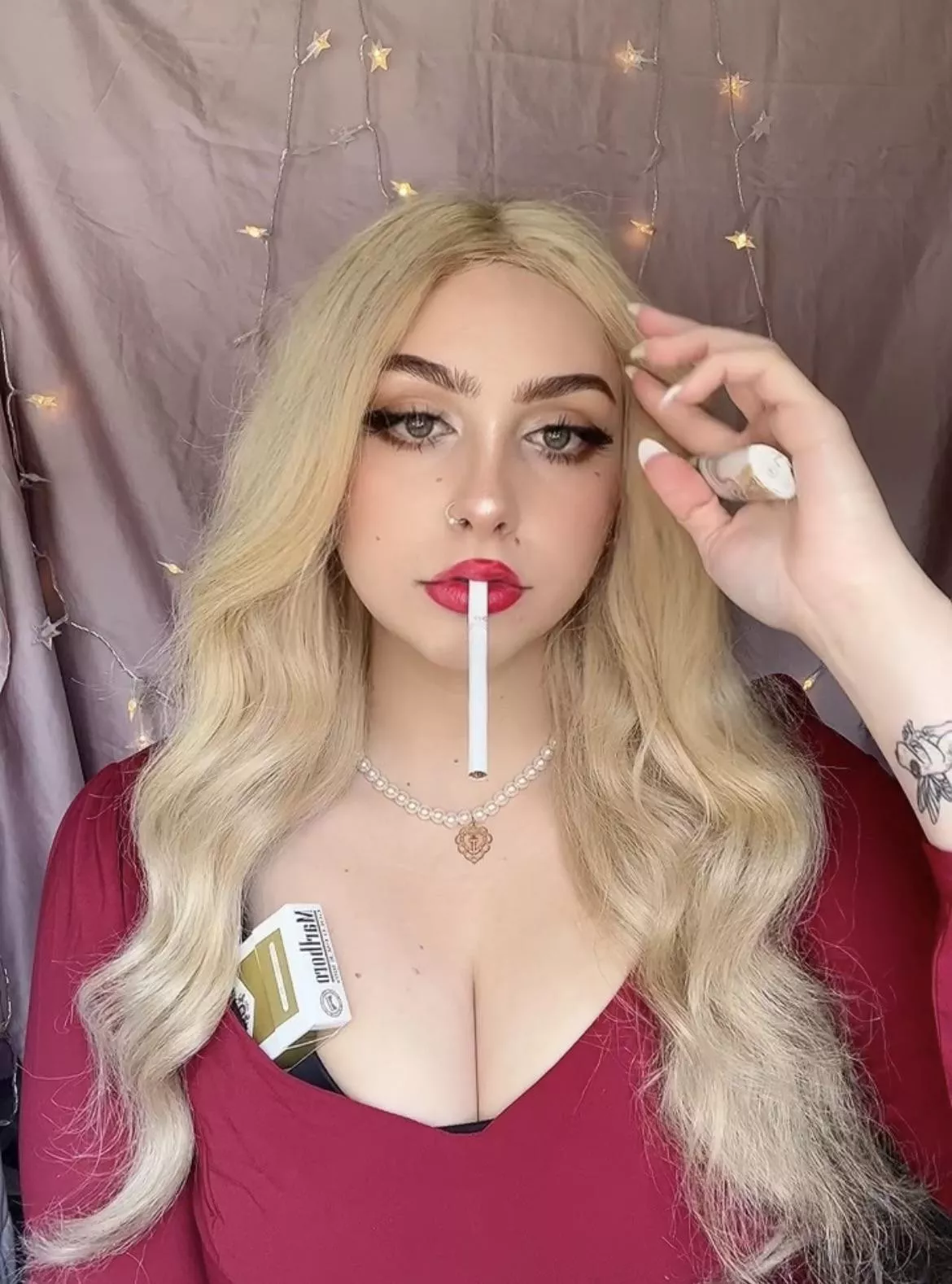 wanna watch a busty blonde light up? 😉❤️❤️